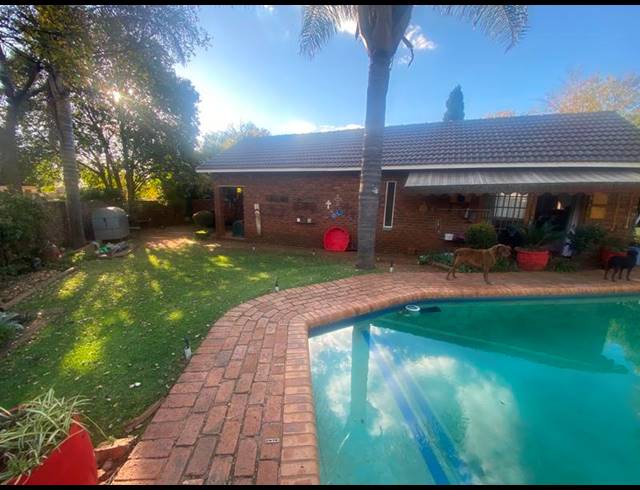 5 BEDROOM HOUSE FOR SALE IN KANONKOP